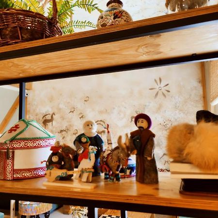 Silkroad Guesthouse Бишкек Экстерьер фото